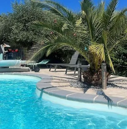 Partie De Moderne Avec Acces Piscine Apartment