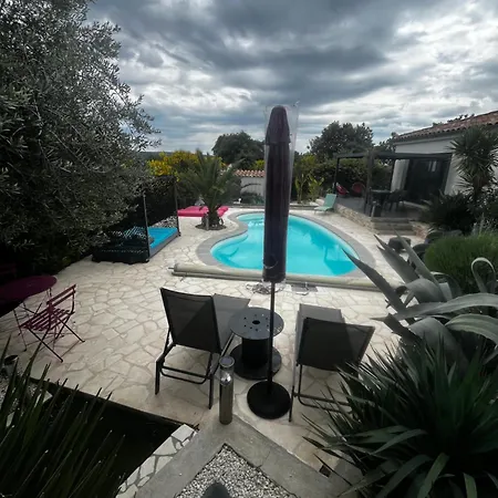 Partie De Moderne Avec Acces Piscine *