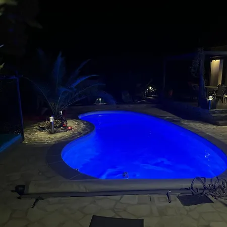 Partie De Moderne Avec Acces Piscine *