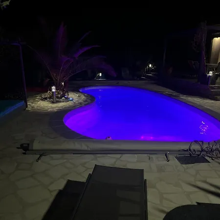 Partie De Moderne Avec Acces Piscine *
