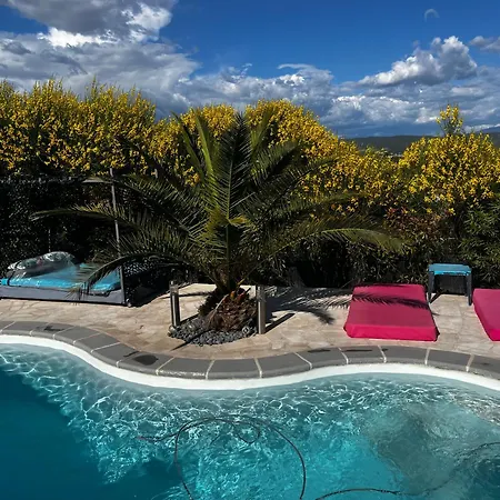 Partie De Moderne Avec Acces Piscine *